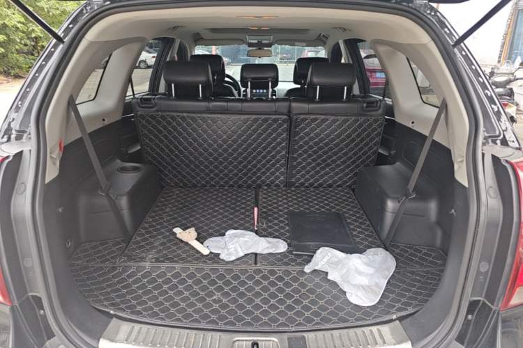 Used Chevrolet Captiva 2017 2.4L Two-Wheel Drive Luxury Edition 7 Seats Trunk
