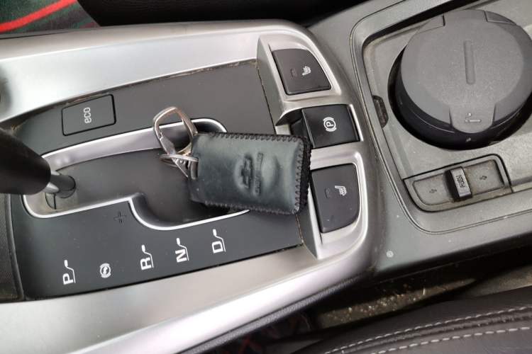Used Chevrolet Captiva 2017 2.4L 4x4 Flagship Edition 7-Seater Vehicle Key