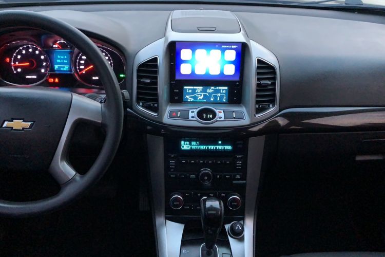 Used Chevrolet Captiva 2017 2.4L Two-Wheel Drive Luxury Edition 7 Seats Audio And AC Panel