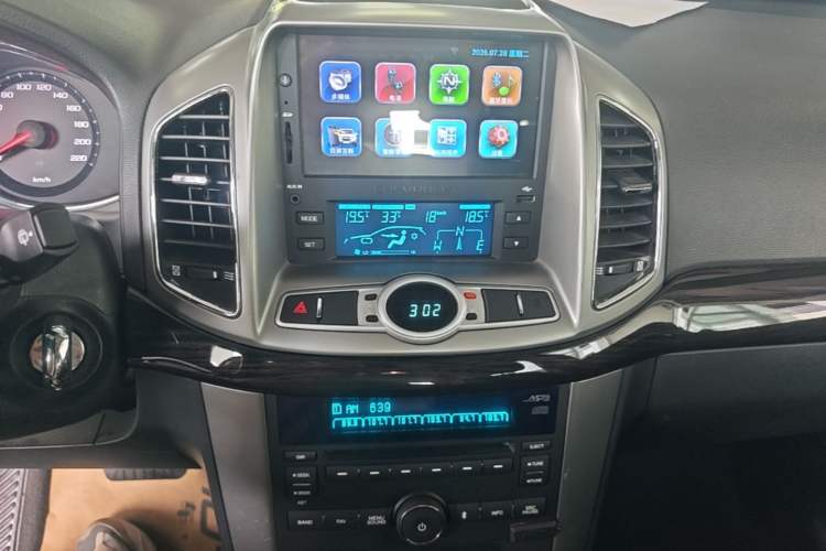 Used Chevrolet Captiva 2017 2.4L Two-Wheel Drive Luxury Edition 7 Seats Audio And AC Panel