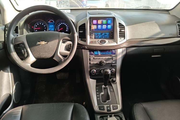 Used Chevrolet Captiva 2017 2.4L Two-Wheel Drive Luxury Edition 7 Seats Center Console