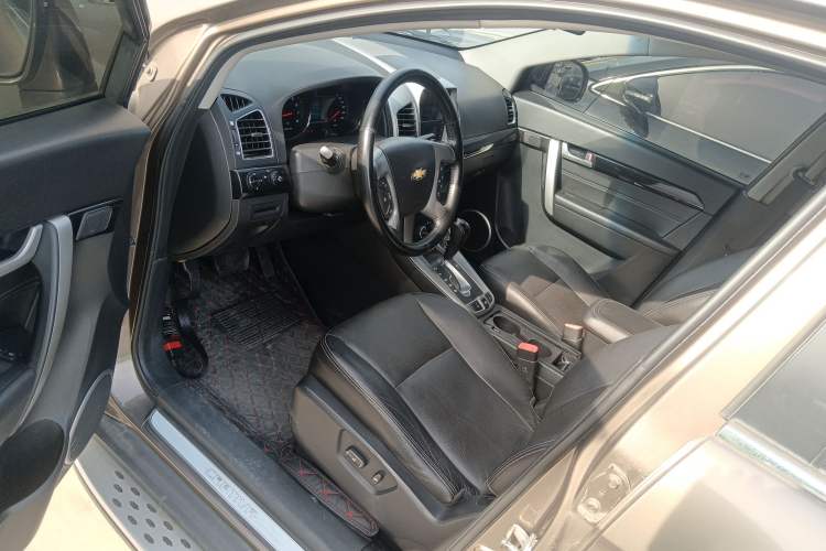 Used Chevrolet Captiva 2017 2.4L 4x4 Flagship Edition 7-Seater Driver Seat