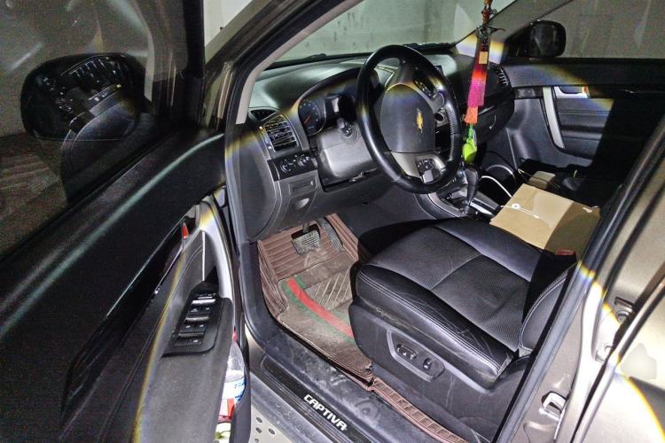 Used Chevrolet Captiva 2017 2.4L 4x4 Flagship Edition 7-Seater Driver Seat