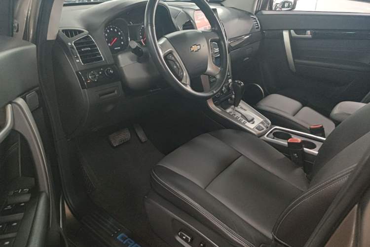 Used Chevrolet Captiva 2017 2.4L 4x4 Flagship Edition 7-Seater Driver Seat