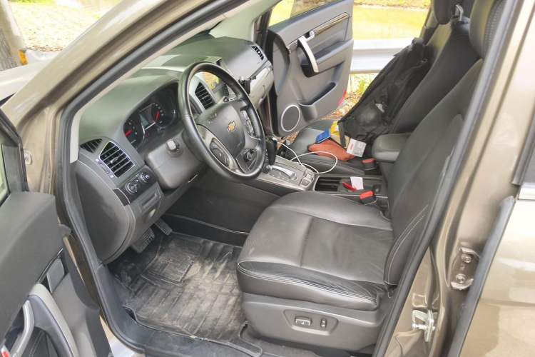 Used Chevrolet Captiva 2017 2.4L 4x4 Flagship Edition 7-Seater Driver Seat