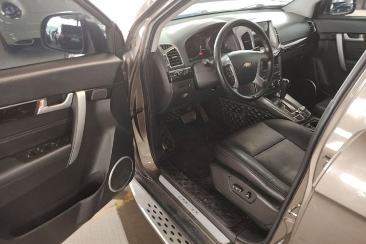 Used Chevrolet Captiva 2017 2.4L 4x4 Flagship Edition 7-Seater Driver Seat