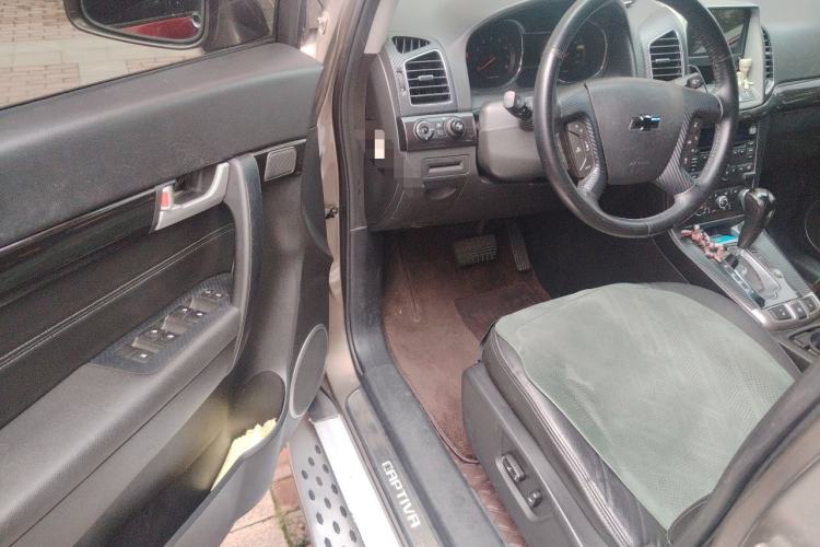 Used Chevrolet Captiva 2017 2.4L 4x4 Flagship Edition 7-Seater Driver Seat