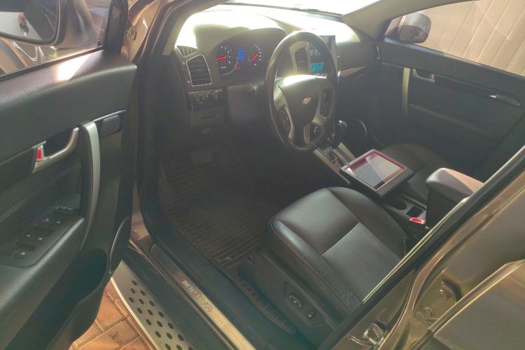 Used Chevrolet Captiva 2017 2.4L 4x4 Flagship Edition 7-Seater Driver Seat