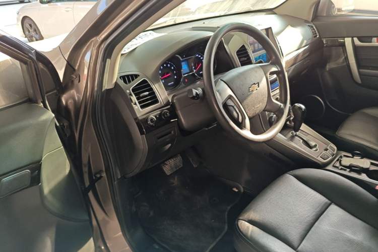 Used Chevrolet Captiva 2017 2.4L Two-Wheel Drive Luxury Edition 7 Seats Driver Seat