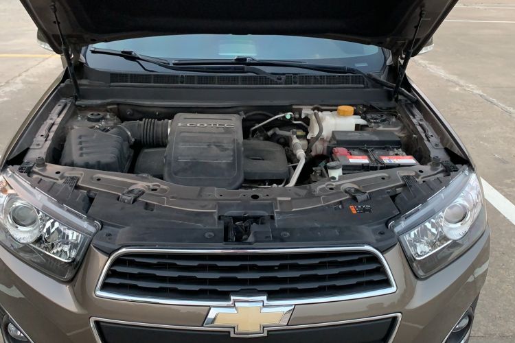 Used Chevrolet Captiva 2017 2.4L Two-Wheel Drive Luxury Edition 7 Seats Engine Bay
