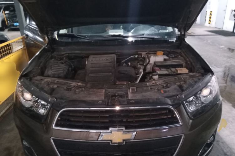 Used Chevrolet Captiva 2017 2.4L 4x4 Flagship Edition 7-Seater Engine Bay