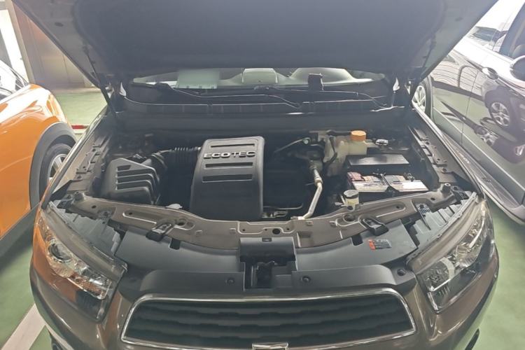 Used Chevrolet Captiva 2017 2.4L Two-Wheel Drive Luxury Edition 7 Seats Engine Bay