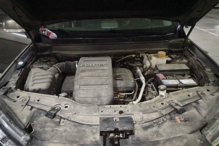 Used Chevrolet Captiva 2017 2.4L 4x4 Flagship Edition 7-Seater Engine Bay