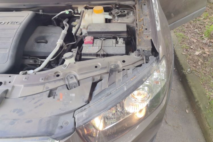 Used Chevrolet Captiva 2017 2.4L 4x4 Flagship Edition 7-Seater Engine Bay Left
