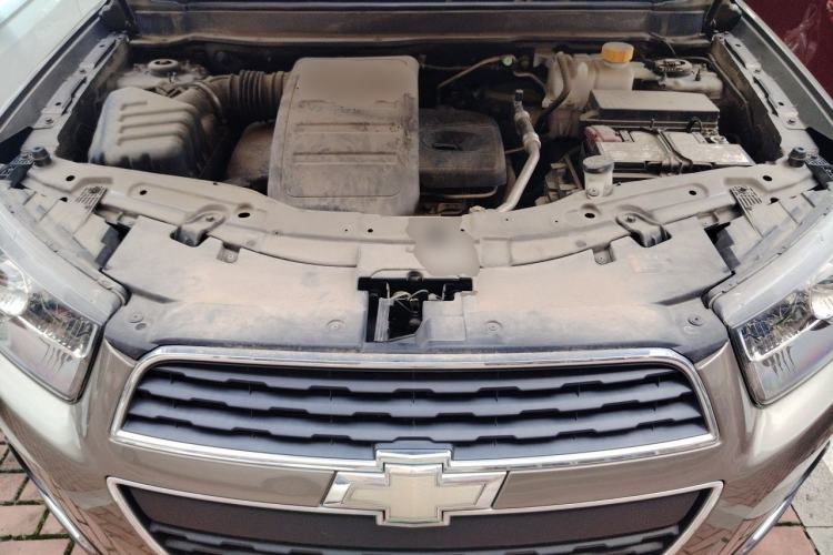 Used Chevrolet Captiva 2017 2.4L 4x4 Flagship Edition 7-Seater Engine Bay