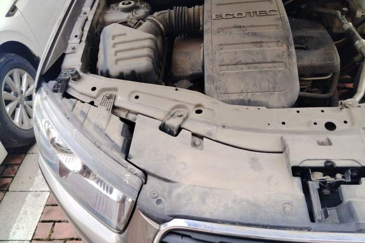 Used Chevrolet Captiva 2017 2.4L 4x4 Flagship Edition 7-Seater Engine Bay Right