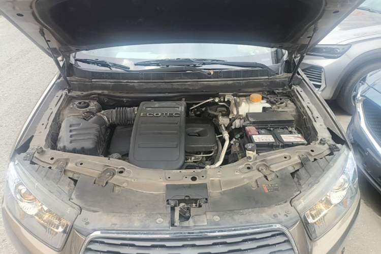 Used Chevrolet Captiva 2017 2.4L 4x4 Flagship Edition 7-Seater Engine Bay