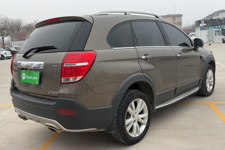 Used Chevrolet Captiva 2017 2.4L 4x4 Flagship Edition 7-Seater Exterior 3