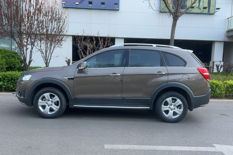Used Chevrolet Captiva 2017 2.4L Two-Wheel Drive Luxury Edition 7 Seats Exterior 3
