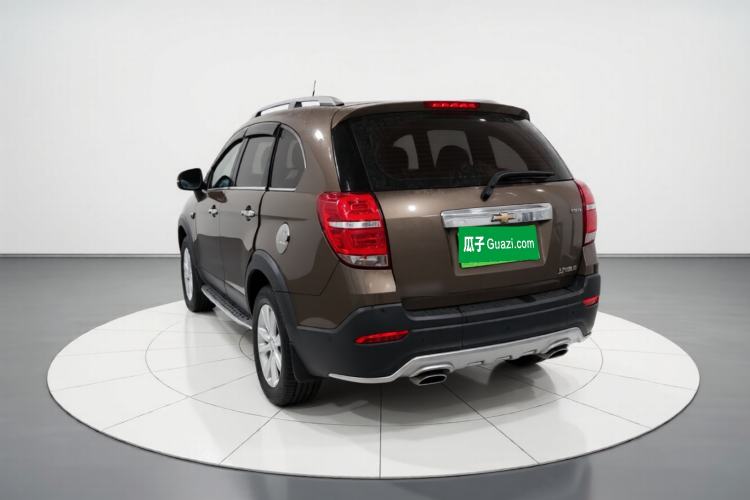 Used Chevrolet Captiva 2017 2.4L 4x4 Flagship Edition 7-Seater Exterior 3