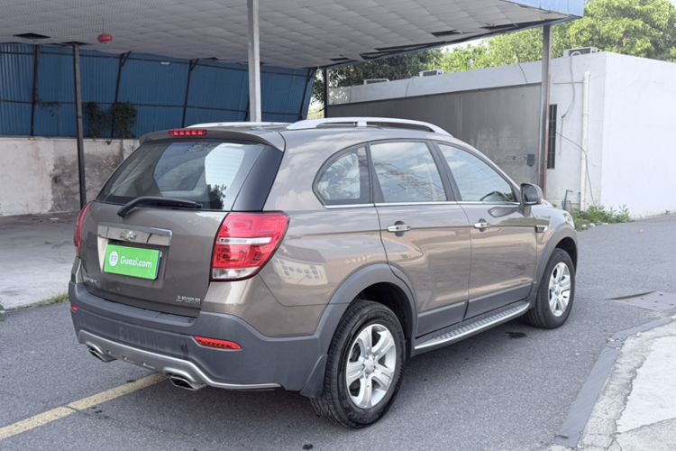 Used Chevrolet Captiva 2017 2.4L Two-Wheel Drive Luxury Edition 7 Seats Exterior 3