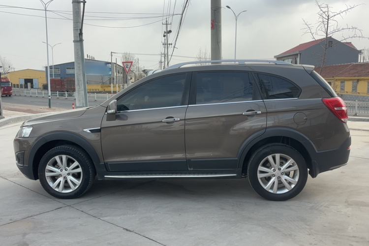 Used Chevrolet Captiva 2017 2.4L 4x4 Flagship Edition 7-Seater Exterior 4