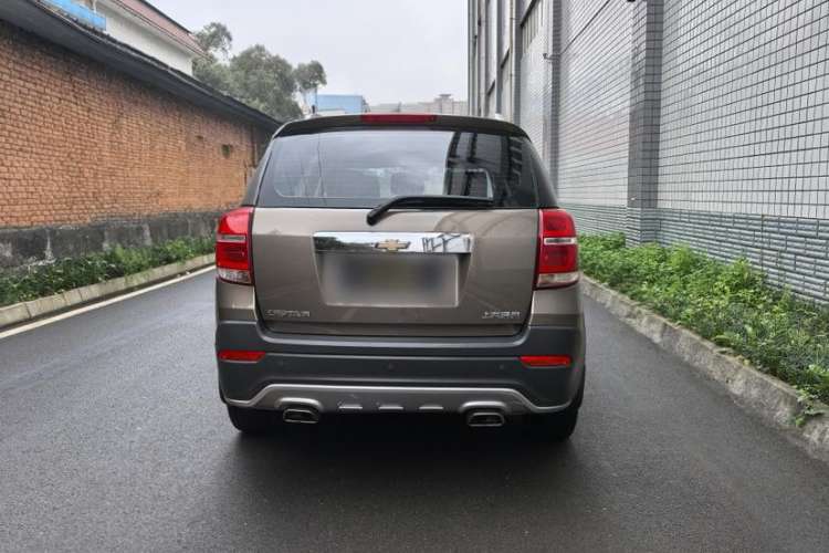 Used Chevrolet Captiva 2017 2.4L Two-Wheel Drive Luxury Edition 7 Seats Exterior 5