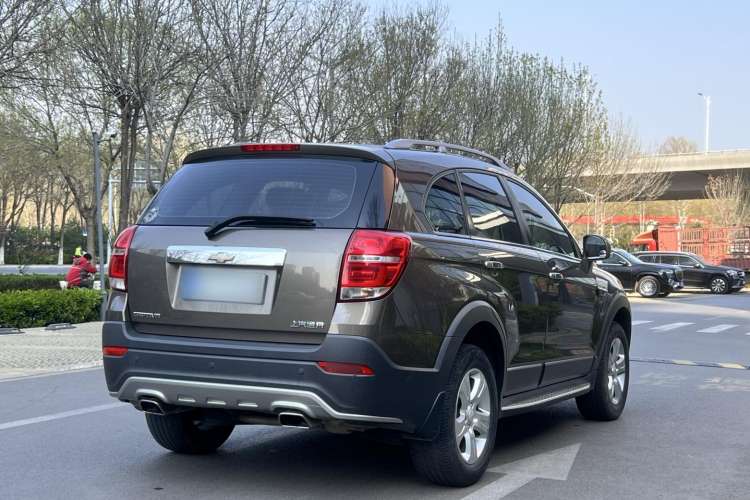 Used Chevrolet Captiva 2017 2.4L Two-Wheel Drive Luxury Edition 7 Seats Exterior 5