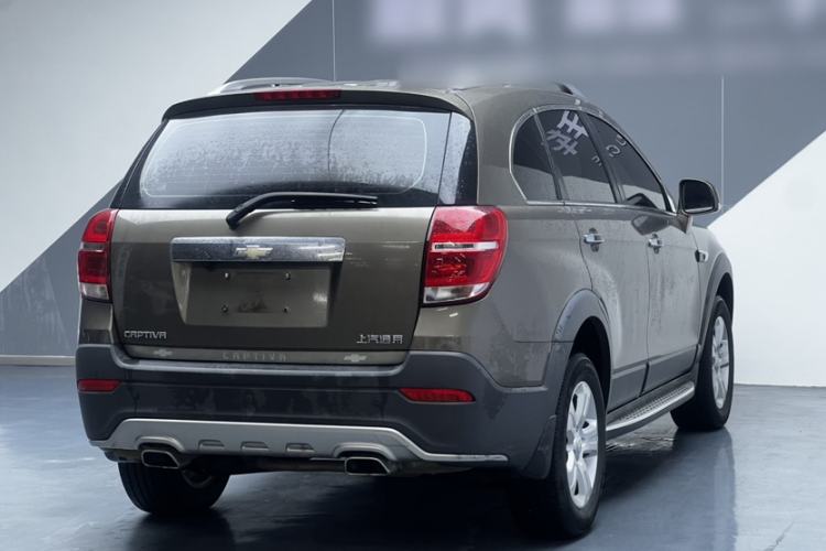 Used Chevrolet Captiva 2017 2.4L Two-Wheel Drive Luxury Edition 7 Seats Exterior 5