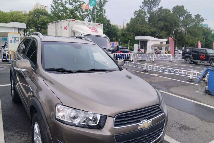 Used Chevrolet Captiva 2017 2.4L Two-Wheel Drive City Edition 5 Seats Front Right 45 Deg
