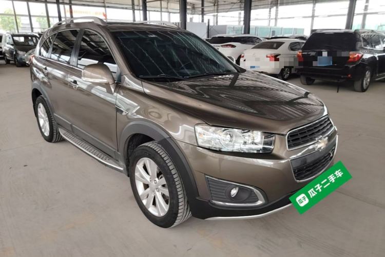 Used Chevrolet Captiva 2017 2.4L 4x4 Flagship Edition 7-Seater Front Right 45 Deg