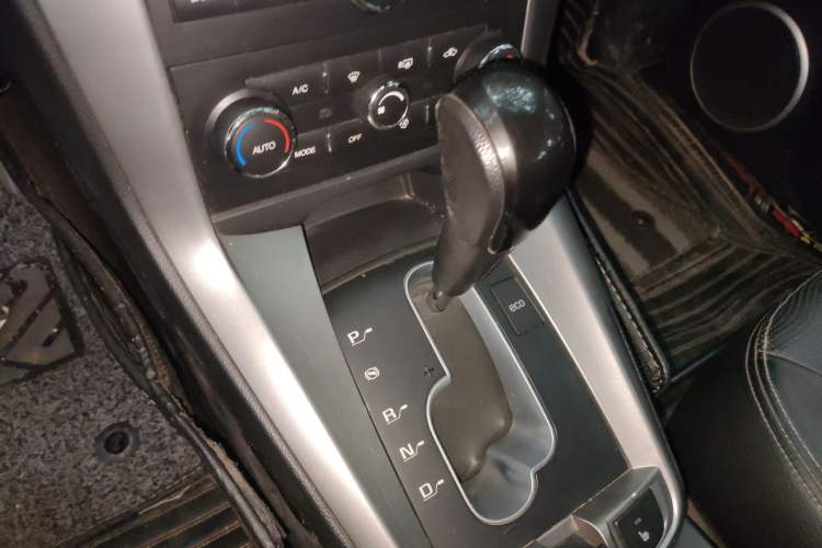 Used Chevrolet Captiva 2017 2.4L Two-Wheel Drive Luxury Edition 7 Seats Gear Lever