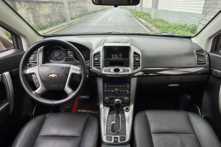 Used Chevrolet Captiva 2017 2.4L Two-Wheel Drive Luxury Edition 7 Seats Interior 1