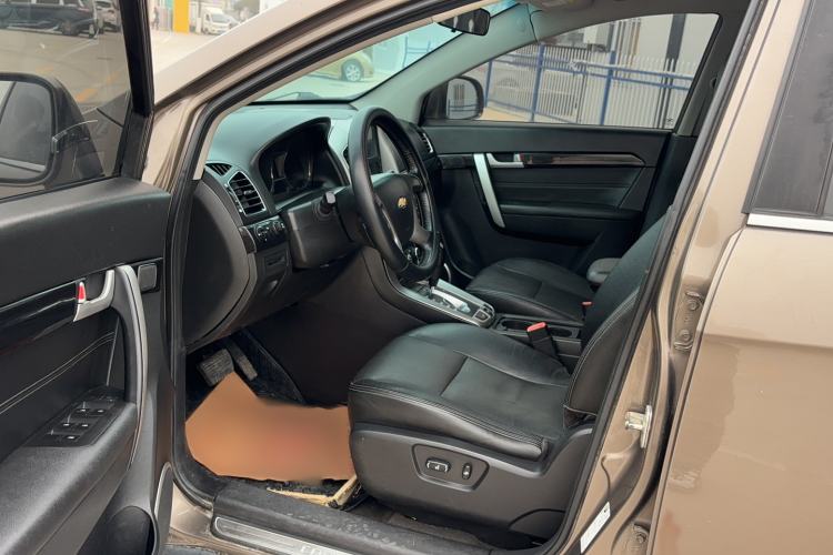 Used Chevrolet Captiva 2017 2.4L 4x4 Flagship Edition 7-Seater Interior 1
