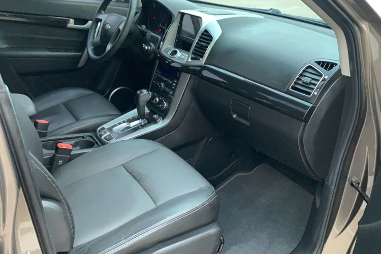 Used Chevrolet Captiva 2017 2.4L Two-Wheel Drive Luxury Edition 7 Seats Interior 1