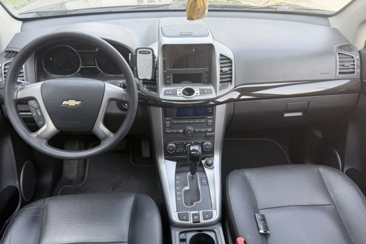 Used Chevrolet Captiva 2017 2.4L Two-Wheel Drive Luxury Edition 7 Seats Interior 1