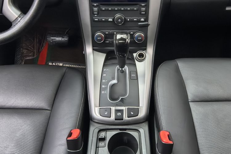 Used Chevrolet Captiva 2017 2.4L Two-Wheel Drive Luxury Edition 7 Seats Interior 2