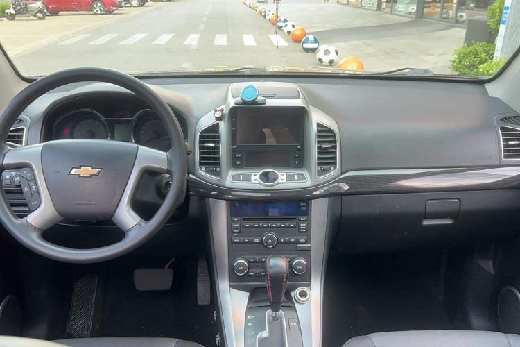Used Chevrolet Captiva 2017 2.4L Two-Wheel Drive Luxury Edition 7 Seats Interior 2