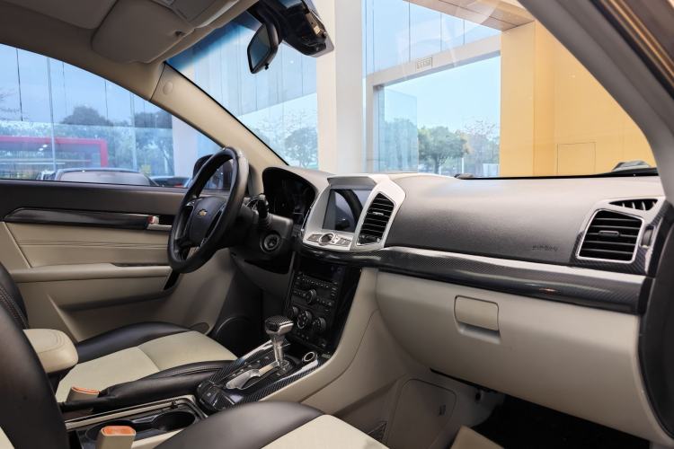Used Chevrolet Captiva 2017 2.4L Two-Wheel Drive City Edition 5 Seats Interior 2