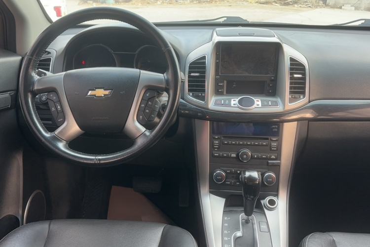 Used Chevrolet Captiva 2017 2.4L 4x4 Flagship Edition 7-Seater Interior 2