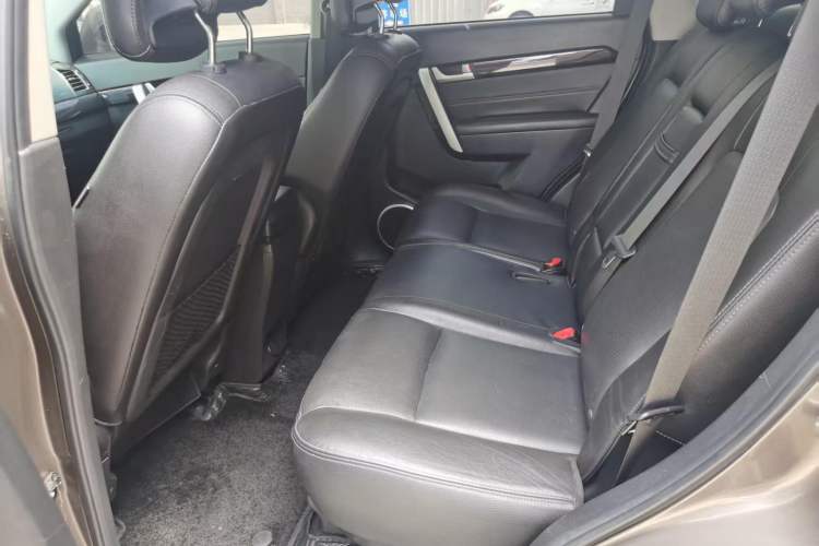 Used Chevrolet Captiva 2017 2.4L 4x4 Flagship Edition 7-Seater Interior 2