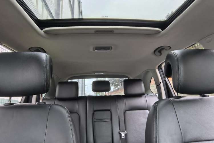 Used Chevrolet Captiva 2017 2.4L Two-Wheel Drive Luxury Edition 7 Seats Interior 3
