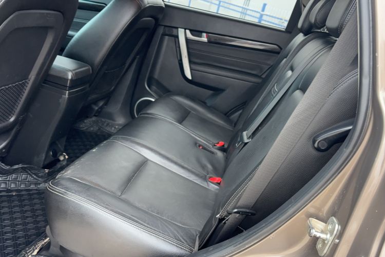 Used Chevrolet Captiva 2017 2.4L 4x4 Flagship Edition 7-Seater Interior 3