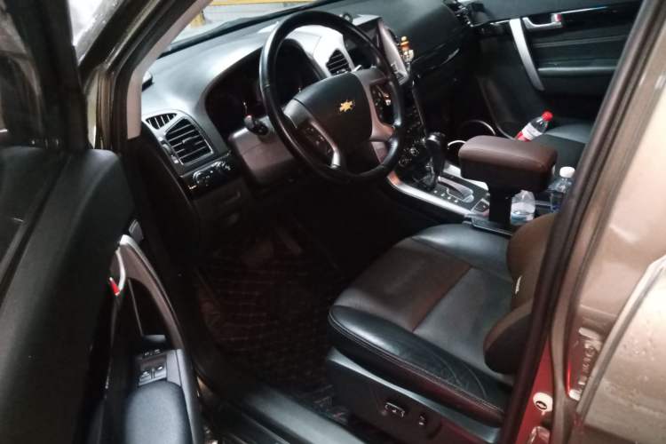 Used Chevrolet Captiva 2017 2.4L 4x4 Flagship Edition 7-Seater Interior 3