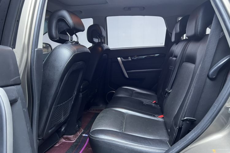 Used Chevrolet Captiva 2017 2.4L Two-Wheel Drive Luxury Edition 7 Seats Interior 3