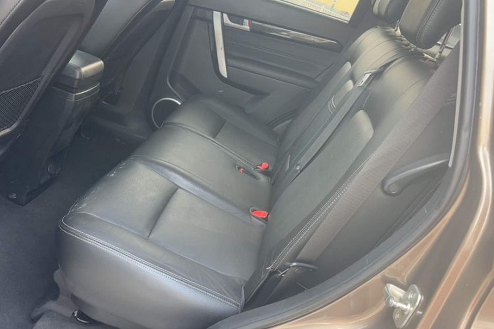 Used Chevrolet Captiva 2017 2.4L 4x4 Flagship Edition 7-Seater Interior 4