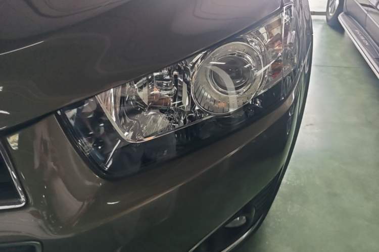 Used Chevrolet Captiva 2017 2.4L Two-Wheel Drive Luxury Edition 7 Seats Left Front Headlight