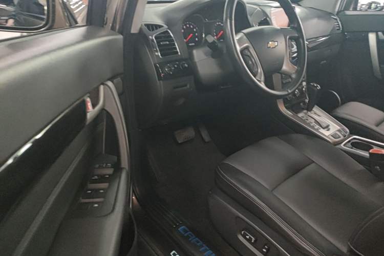 Used Chevrolet Captiva 2017 2.4L 4x4 Flagship Edition 7-Seater Left Front Seat