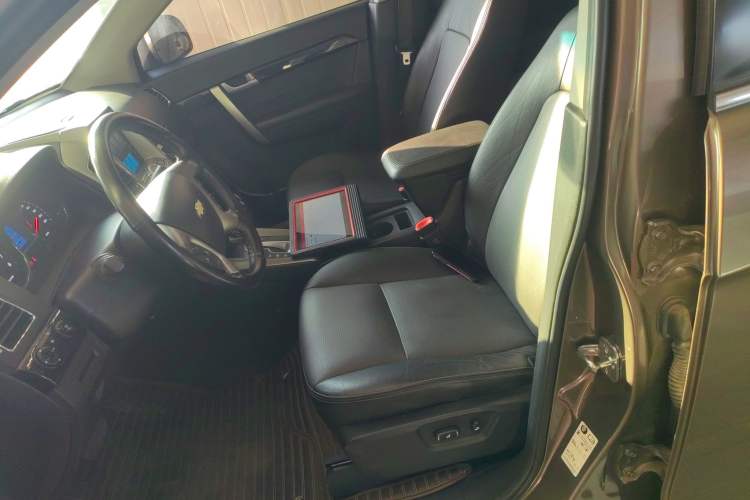 Used Chevrolet Captiva 2017 2.4L 4x4 Flagship Edition 7-Seater Left Front Seat