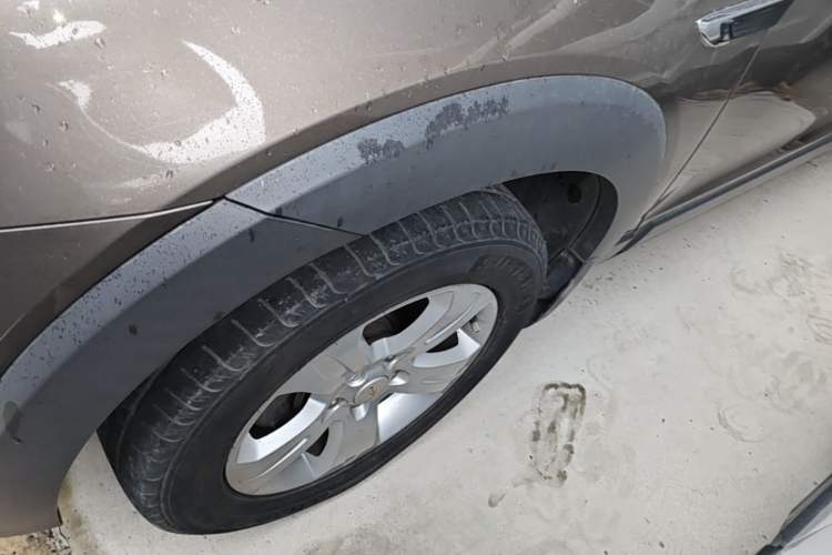 Used Chevrolet Captiva 2017 2.4L Two-Wheel Drive City Edition 5 Seats Left Front Wheel Hub